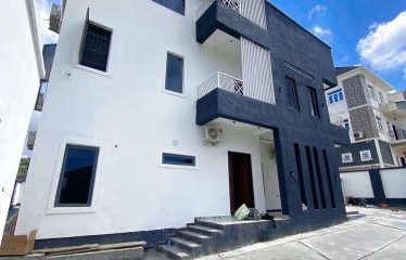 5 Bedroom Fully Detached Duplex and a Room Bq